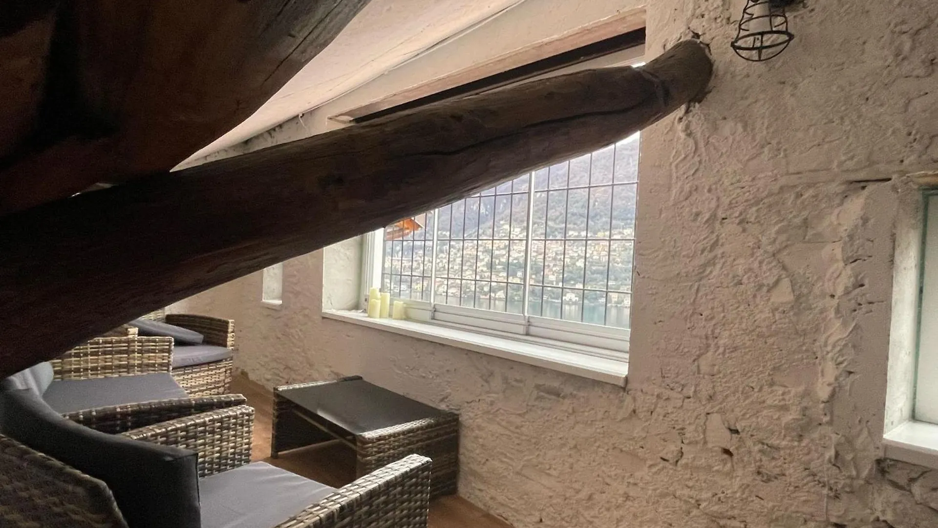 Timco 3-Story Apartment With Lake View And Air-Conditioner Torno Italien